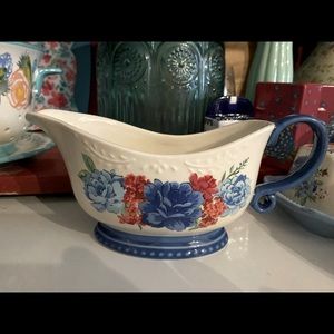 Pioneer Woman gravy boat